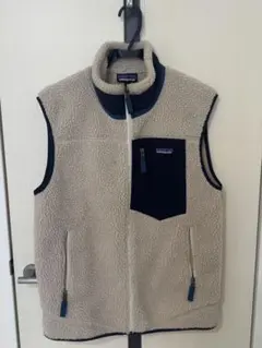 Patagonia フリースベスト ベージュ/ネイビー - メルカリ