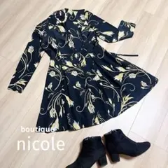 boutique nicole 花柄 Aラインワンピース Mサイズのサムネイル