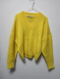 ZARA イエロー Vネックセーター 長袖