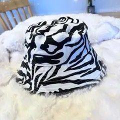 ゼブラ柄 バケットハット ホワイト/ブラック