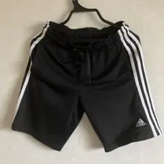 adidas ブラック ハーフパンツ 140cm