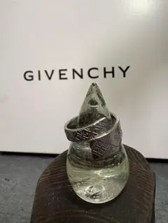 Givenchyリング28号前後