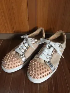 Christian Louboutin スタッズ スニーカー ベージュ
