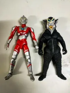 ゾフィー昔メビウスと一緒のアクションフィギュア メフィラス星人は創絶シリーズかと