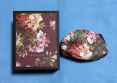 GUCCI グッチ 花柄 ポーチのサムネイル