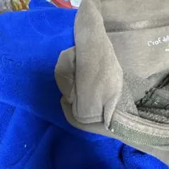 青 フリース トレーナー