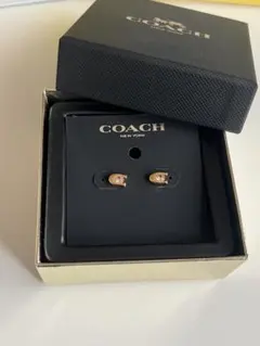 COACH ピアス ゴールド 両耳 ギフトボックス付 - メルカリ