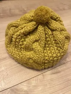 【美品】コンビ　ベビー　ケーブル編みニット帽 マスタード　44㎝〜48㎝