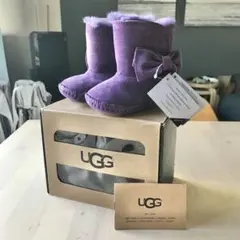 UGG　アグ　ベビーブーツ　パープル　紫　リボン　ムートンブーツ　おしゃれ　冬