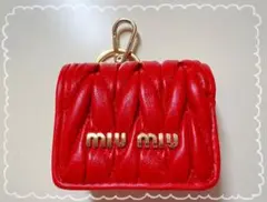 miu miu マテラッセ コインケース レッド チャーム - メルカリ