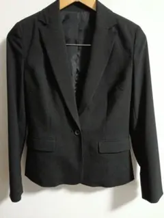 ブラックスーツジャケットとスラックスセット