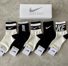 【ブラックホワイト】ナイキNikeソックス　レディースソックス婦人靴下　スポーツ