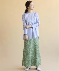 【IENA】クルーネック シャツ ブラウス 長袖 ブルー コットンのサムネイル