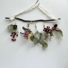 ドライフラワーのナチュラルガーランド