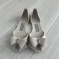 サルヴァトーレフェラガモ フラットサンダル　ラバーサンダル　ベージュ　サイズ5