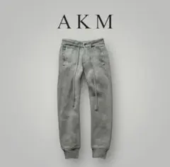 akm ジョガーパンツ