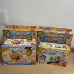 アンパンマンおもちゃセット　ハイハイおいかけっこ！&ベイシックセット✖️2&列車
