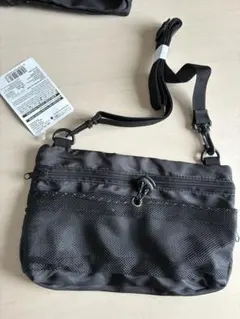 DAISO ティッシュが入るショルダーバッグ　ブラック　横のサムネイル