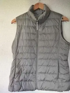 【ユニクロ 】グレー ダウンベスト Lサイズ 収納袋付き