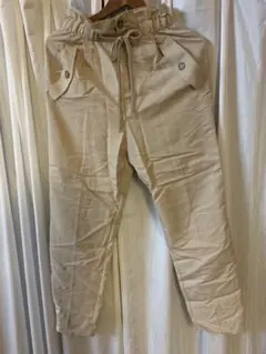 H&M パンツ　160cm カーキ　イタリアにて購入