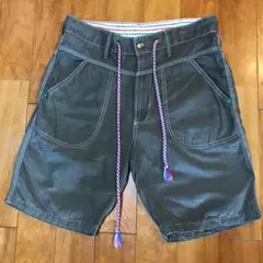 メンズ【美品 エドウィン】カーキ M 涼素材 薄手 ショートパンツ ロゴ 真鍮釦