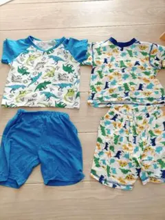 E✾恐竜　パジャマ