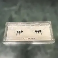 shu uemura ミニ ブラック クリスタル つけまつげのサムネイル
