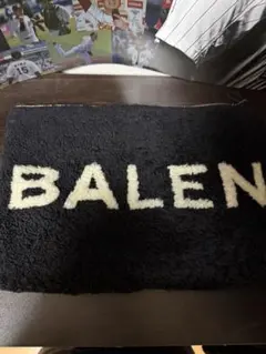 2025年最新】バレンシアガ 毛布の人気アイテム - メルカリ