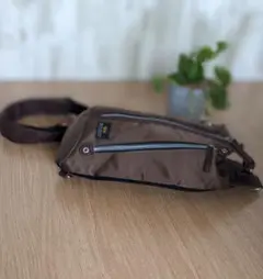 【ALPHA INDUSTRIES】ボディバッグ