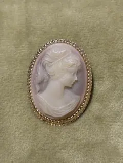 中古品　カメオ調ブローチ