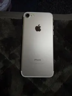 Apple iPhone 7 本体 ゴールド