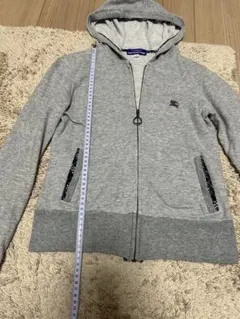 バーバリーブルーラベル　パーカー　 Mサイズ