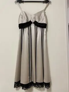 ベージュ ドレス 結婚式 パーティー 二次会 同窓会 フォーマル