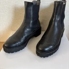 DIANAブラックレザーサイドゴアブーツ