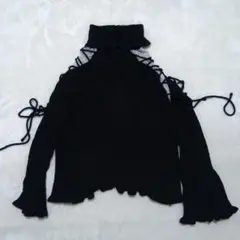 axes femme 肩レースアップニット オフタートル フレア袖 黒