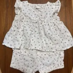 新品未使用 花柄トップスとショートパンツ