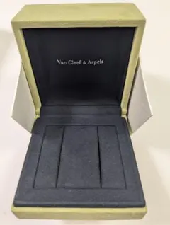 ヴァンクリーフ&アーペル　ケース　空箱