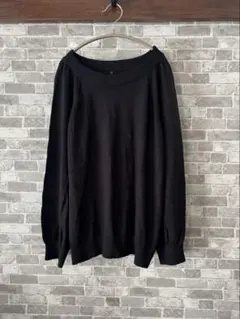 ラウンドネックブラック