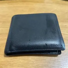 PRADA ブラックレザー二つ折り財布