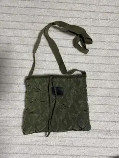 オリーブグリーン ショルダーバッグ キルティング