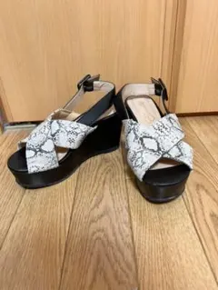 サンダル　パイソン柄のサムネイル