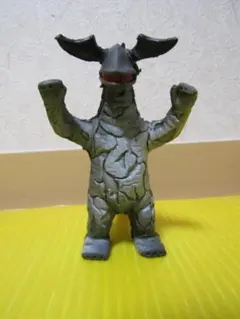 【未使用】レスザンヒューマン　ウルトラマンコラボ　エレキング　ELEKINGVS 値下げ！レスザンヒューマンvsエレキング フィギュア レア 箱あり