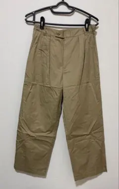 ウタオ　タック入りワイドパンツ　ベージュ　Lサイズ