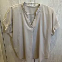 ベージュ Vネック 半袖シャツ