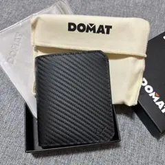 DOMAT 二つ折り財布 カーボンレザー ブラック 保存袋付 カードケース