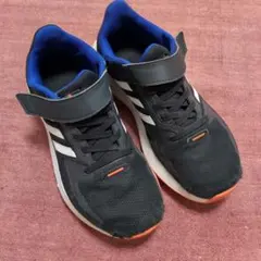 adidas スニーカー 黒/青 サイズ22センチ