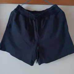 UNIQLO ブラック ショートパンツ