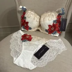新品タグ付きHIMICO ブラジャー &ショーツ セット F75/Lサイズ