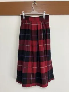 ファブリケアンプラネテール タータンチェックスカート 赤