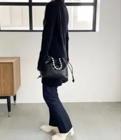 LOWRYS FARM 黒の巾着型ショルダーバッグ